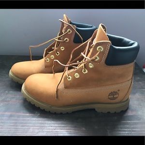 Women’s size 9 timberland boots